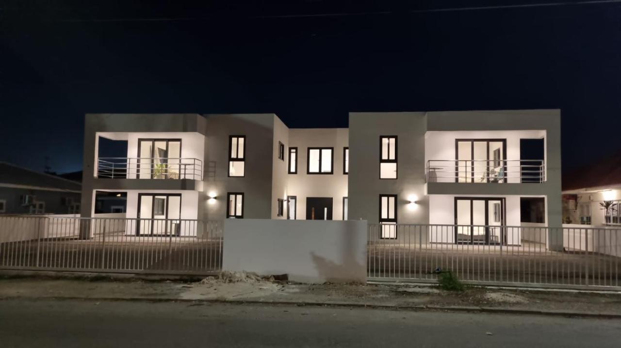 Whitehouse Boulevard, Close To Mambo Beach And City Centre Leilighet Willemstad Eksteriør bilde